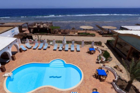  Blue Beach Club  Дахаб